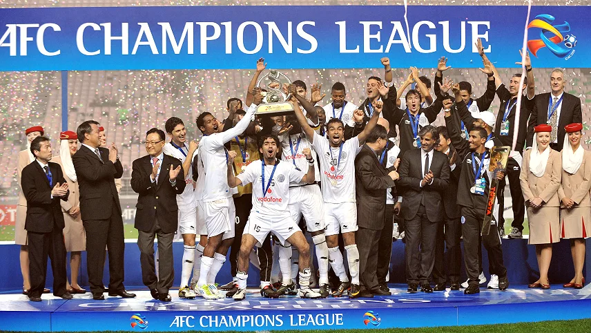 爱游戏官方网页版前线 看台看到的和转播看到的，是两场比赛·更衣室白板